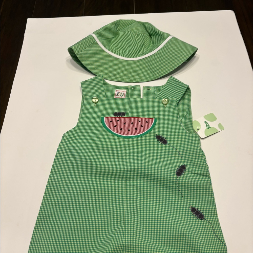 PETIT AMI ZU BOY ROMPER SIZE 12 MONTHS 
GREEN COTTON GINGHAM & HAT